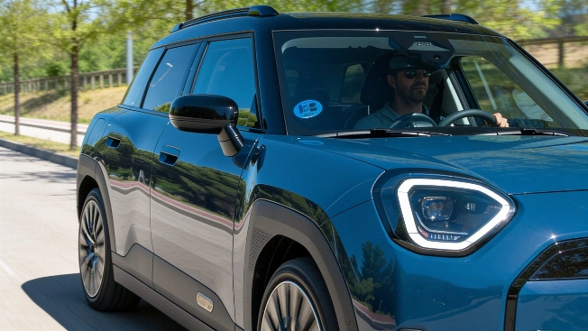 MINI Aceman 2026 shakes up city driving with electric punch RUSSPAIN.com