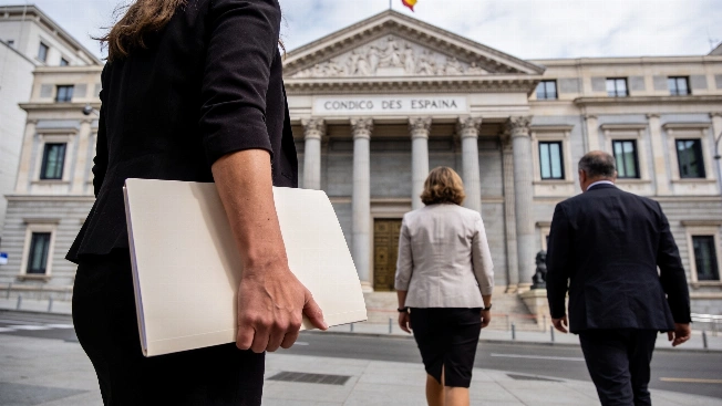 Spain's Left Races to Build Unity Under Election Pressure RUSSPAIN.com