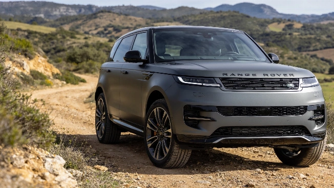 Range Rover Electric Debuts With 333-Mile Range and Fast Charging RUSSPAIN.com