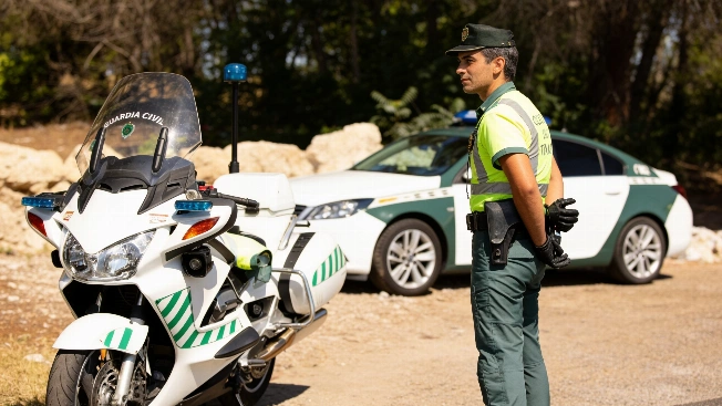 Spain’s new traffic rules: amber lights, motorbike arcenes, and a shift in road priorities RUSSPAIN.com