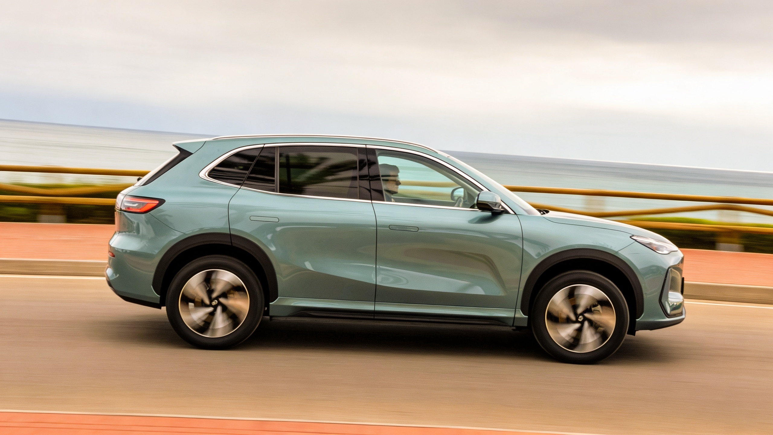 The new Geely E5: up to 475 km on a single charge, two battery options, starting at €27,485 in Spain RUSSPAIN.com