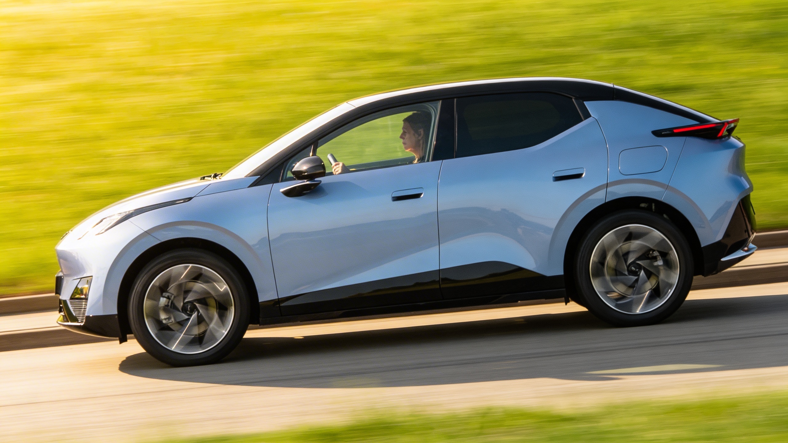 Lynk & Co 02 launches in Europe offering a bold challenge to electric car rivals RUSSPAIN.com