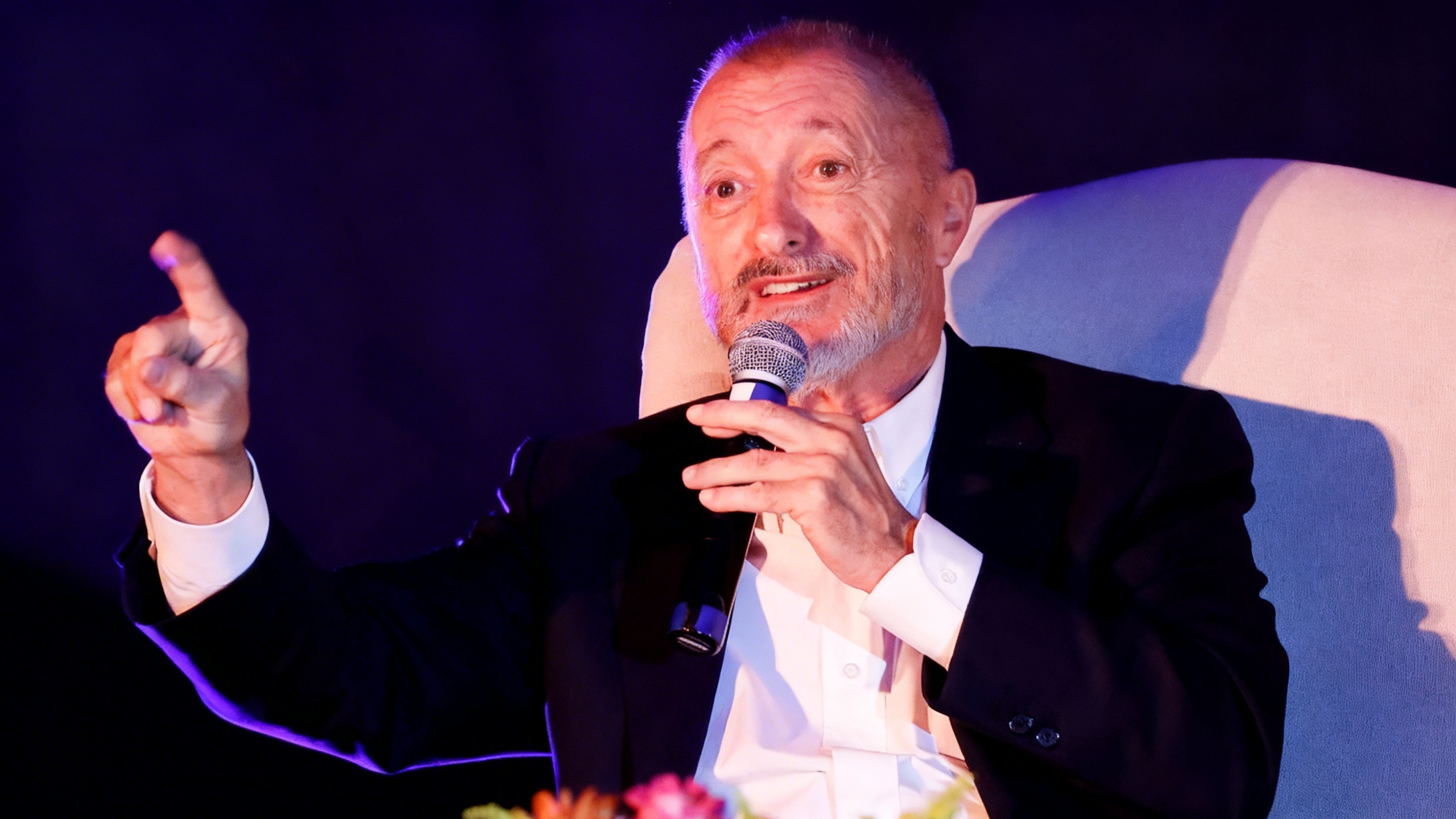 Pérez Reverte’s comments on the war expose a deep divide in Spanish society RUSSPAIN.com