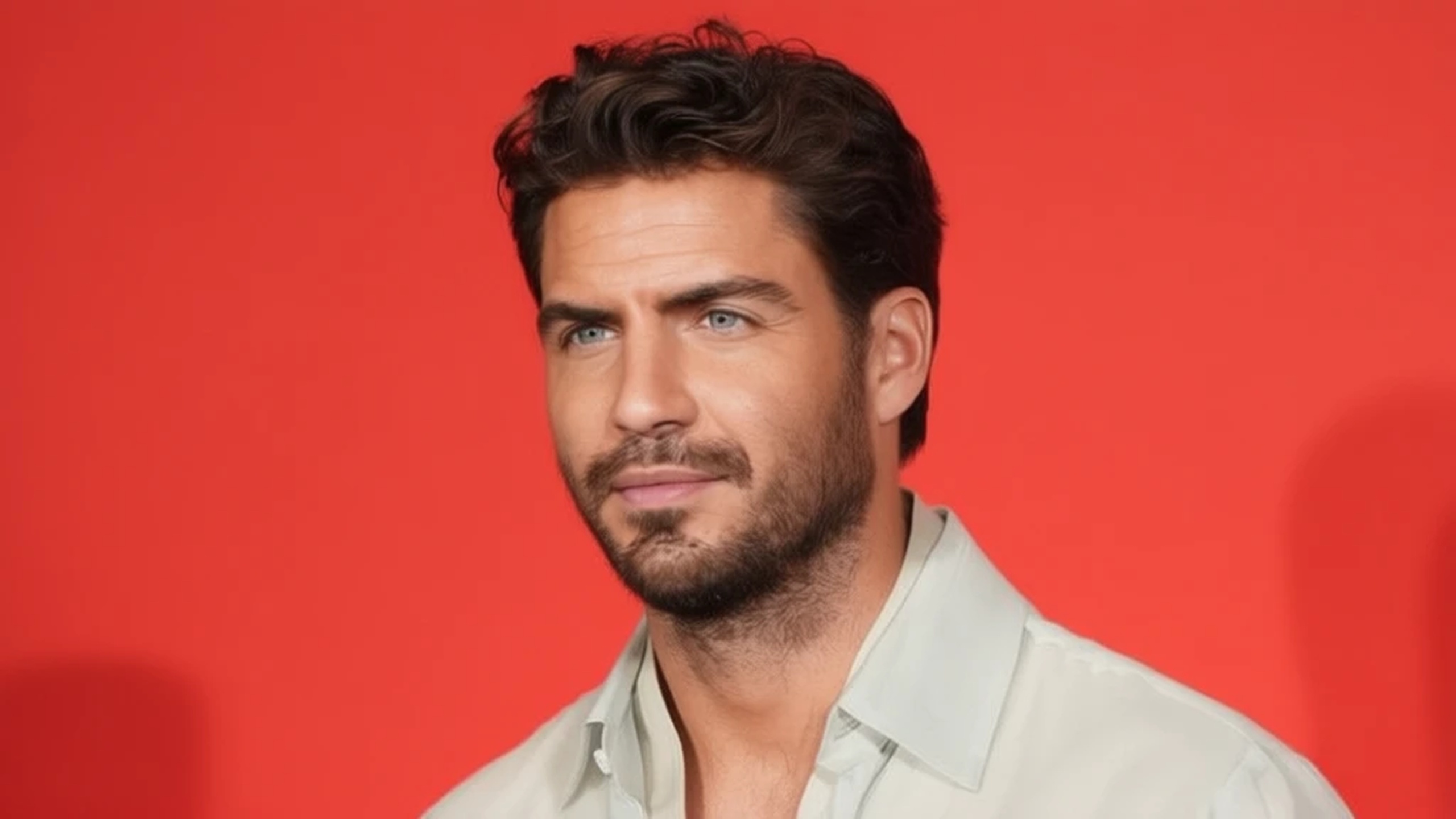 Maxi Iglesias shares how his father's death at age six changed his life RUSSPAIN.com