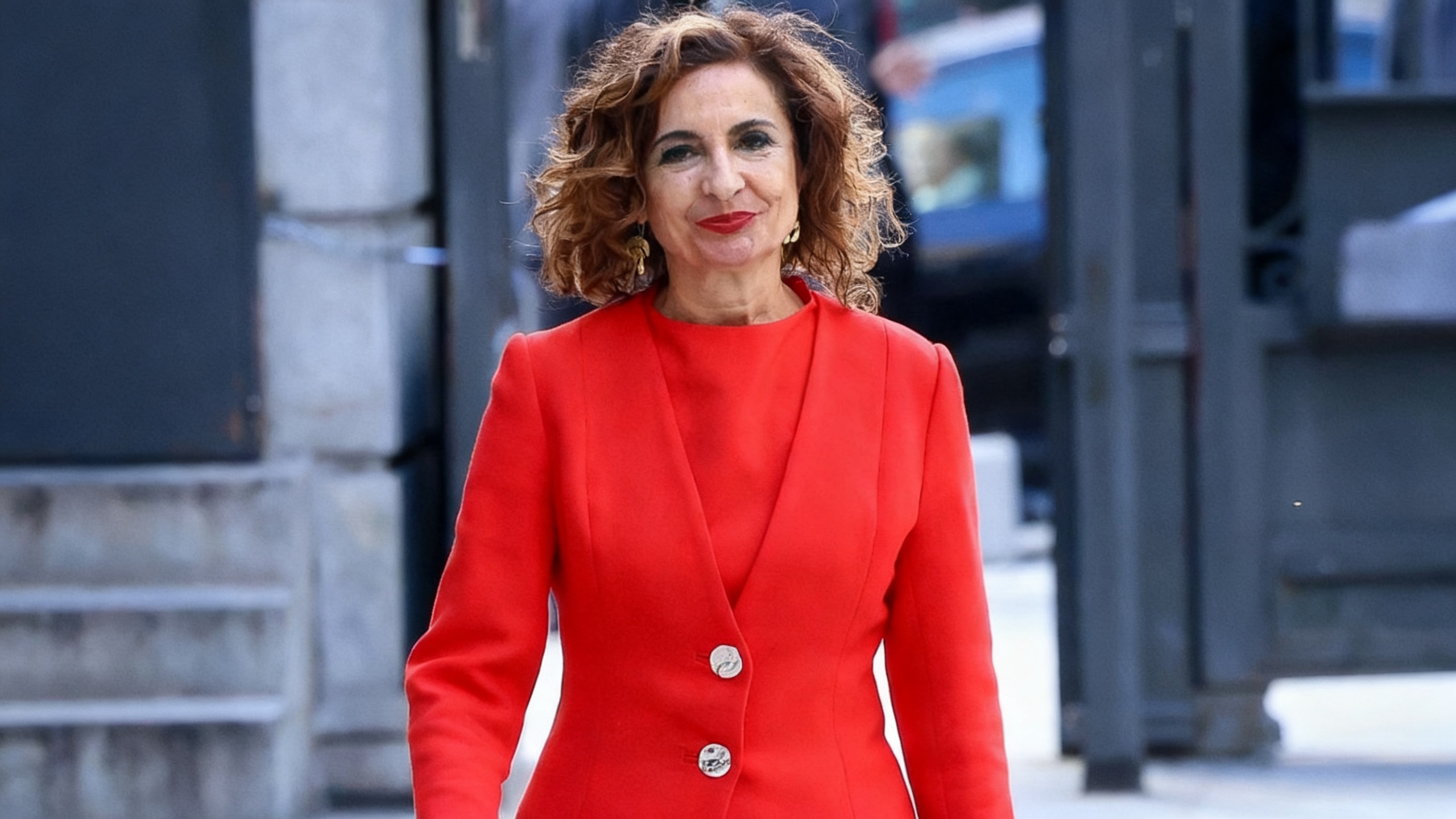 María Jesús Montero surprises the public once again with a new look at the official reception RUSSPAIN.com