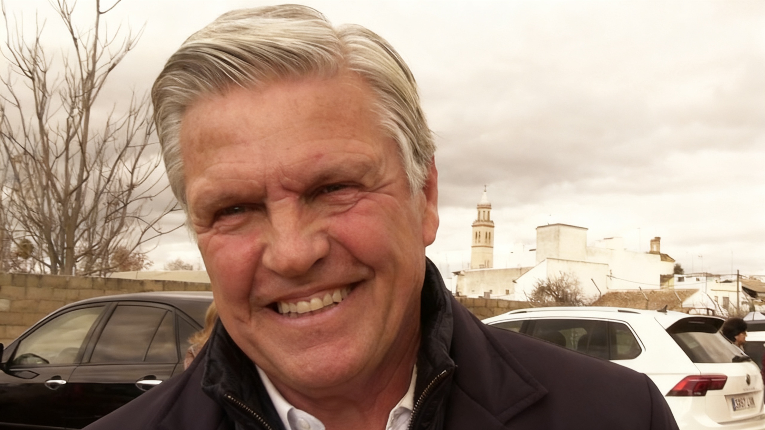 Espartaco announces upcoming addition to his family live at the Seville awards RUSSPAIN.com