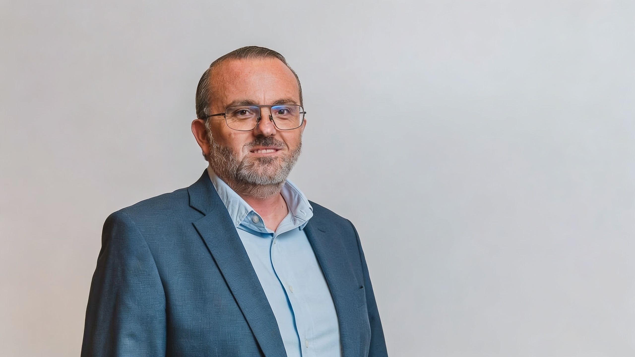 A resident of Arenales del Sol accused the district representative of making unacceptable statements RUSSPAIN.com