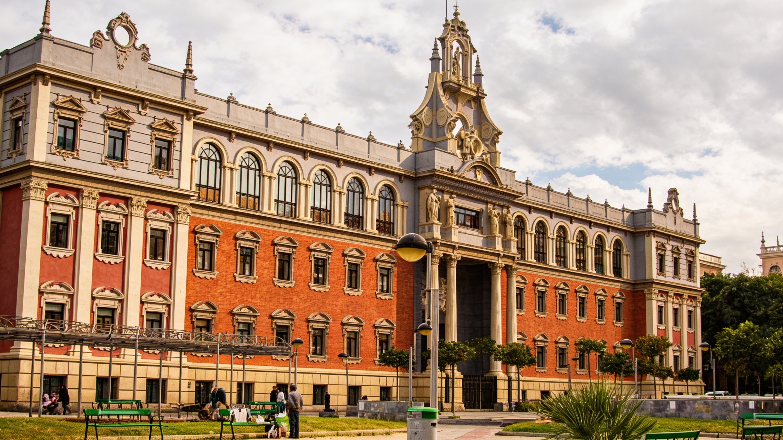 Murcia updates regulations to combat digital and gender-based violence RUSSPAIN.com
