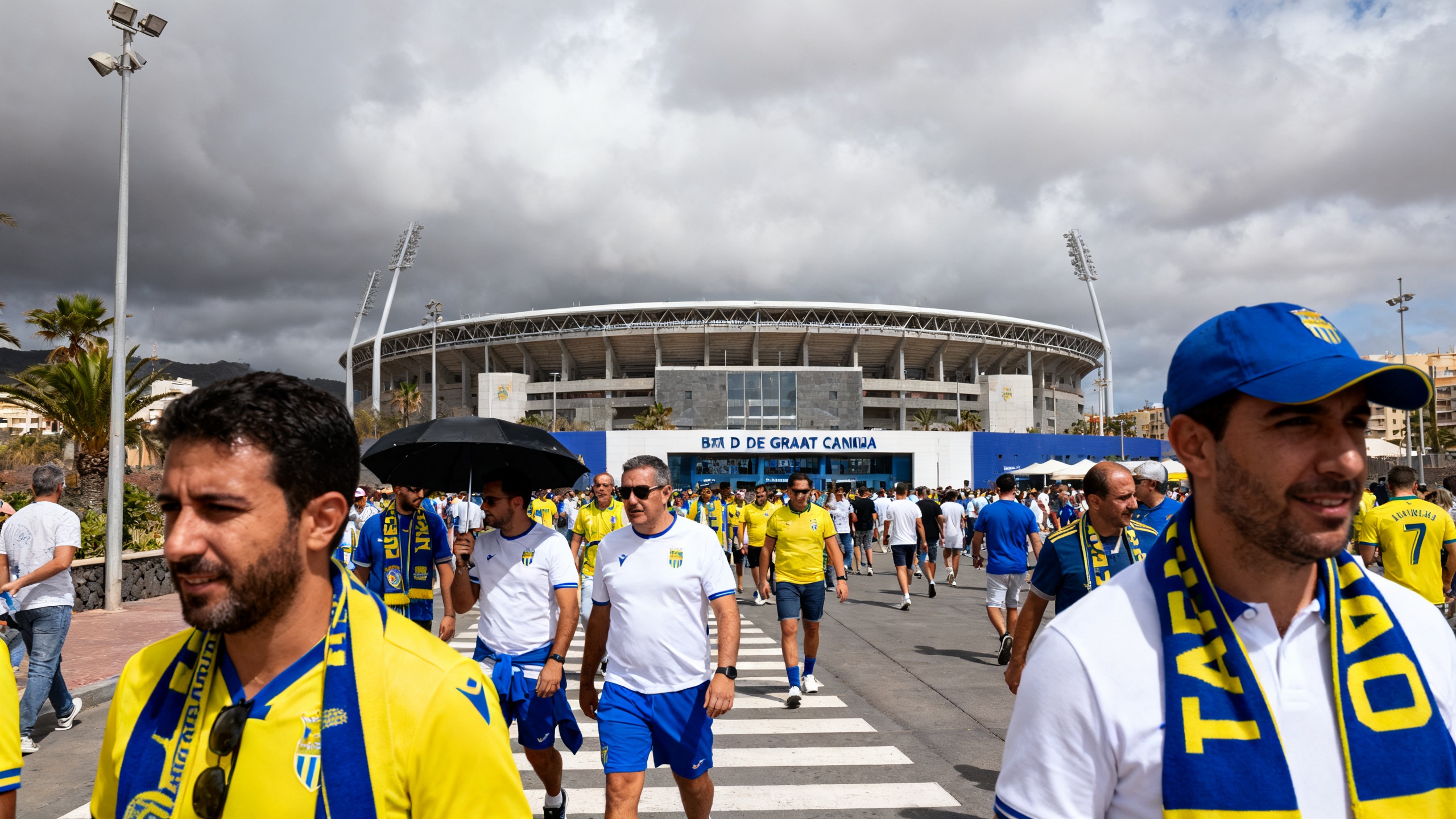The playoffs kick off in Las Palmas: surprising coaching choices and a sold-out stadium RUSSPAIN.com