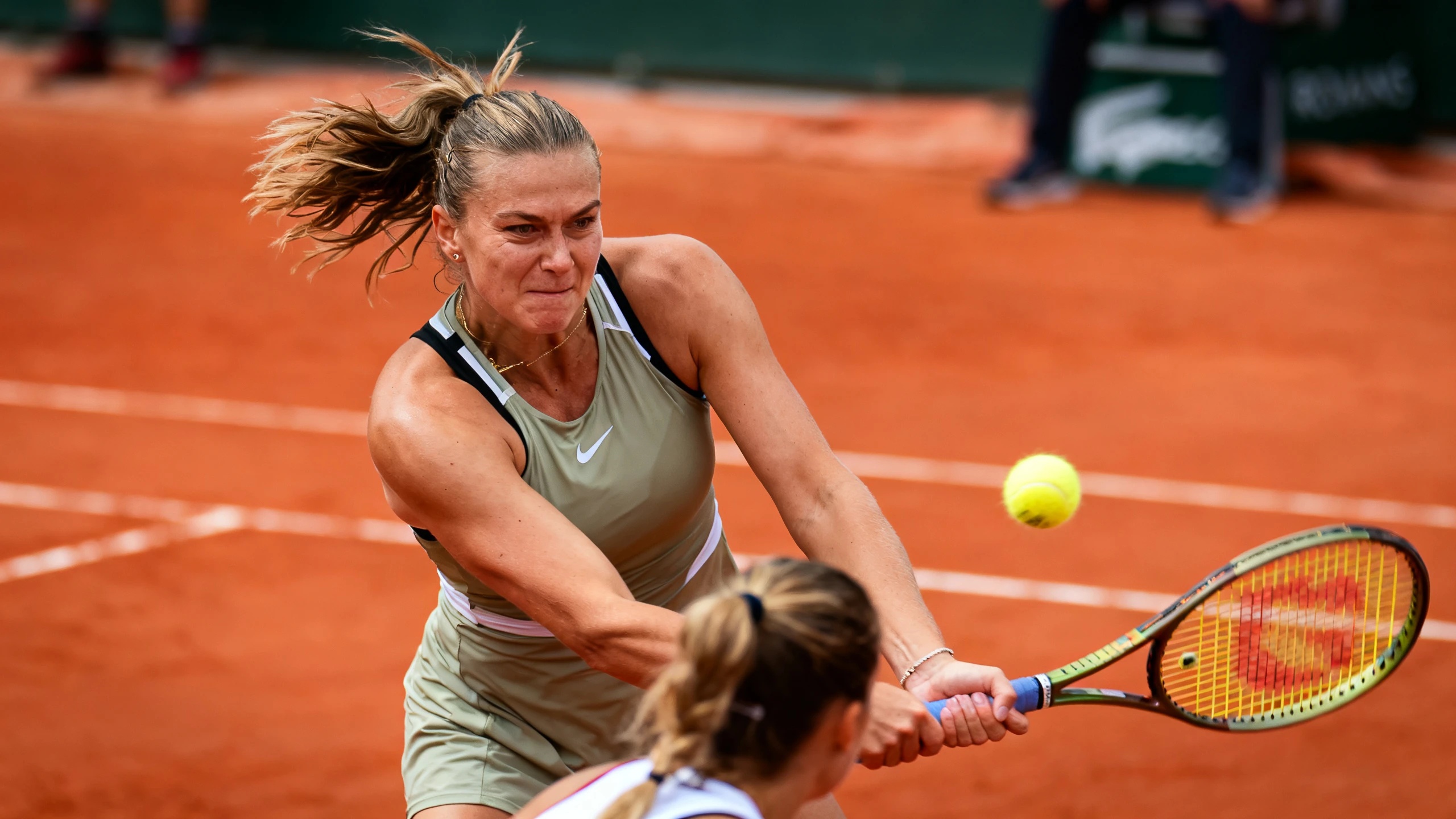 Windy Match in Paris and Historic Triumph for Polish Tennis Star RUSSPAIN.com