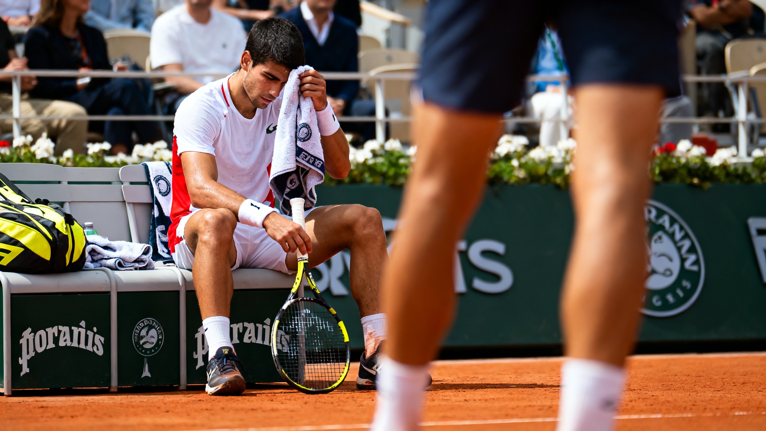 In Paris, a 19-year-old tennis player endured a tough match and received support from Ferrer RUSSPAIN.com