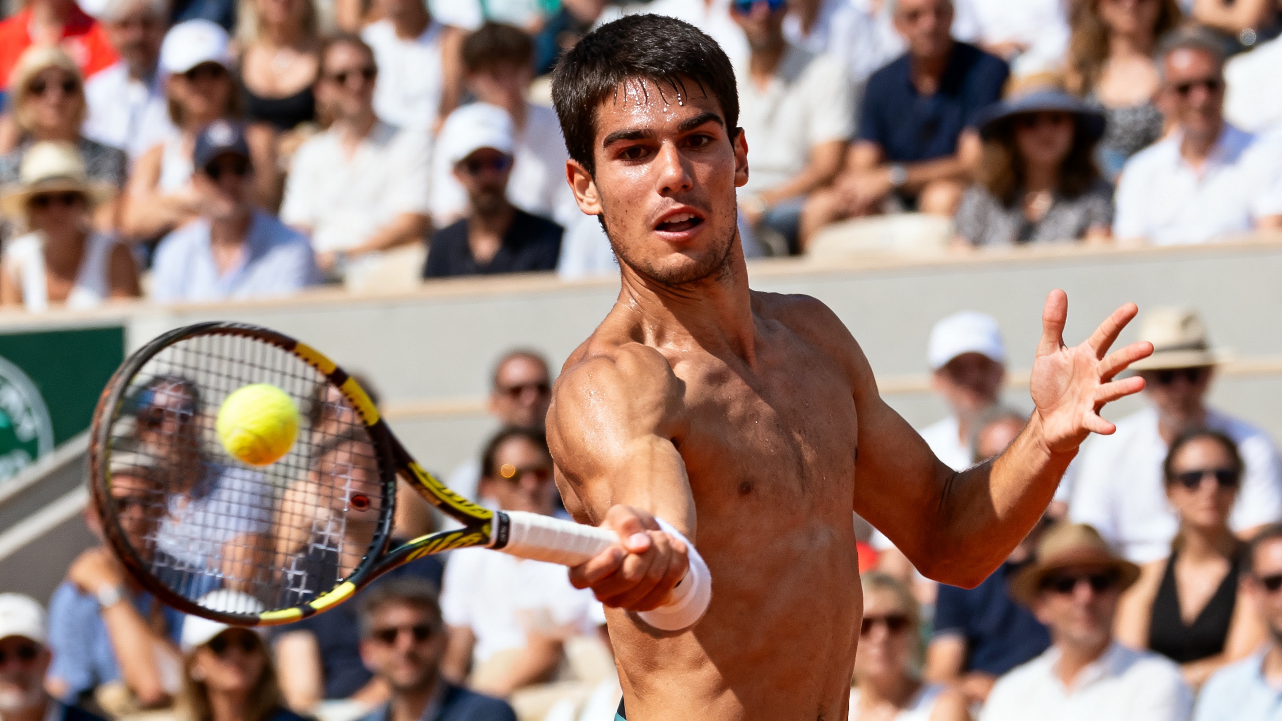 A fiery Paris debut for the Spaniard: three sets against the American and the next opponent RUSSPAIN.com