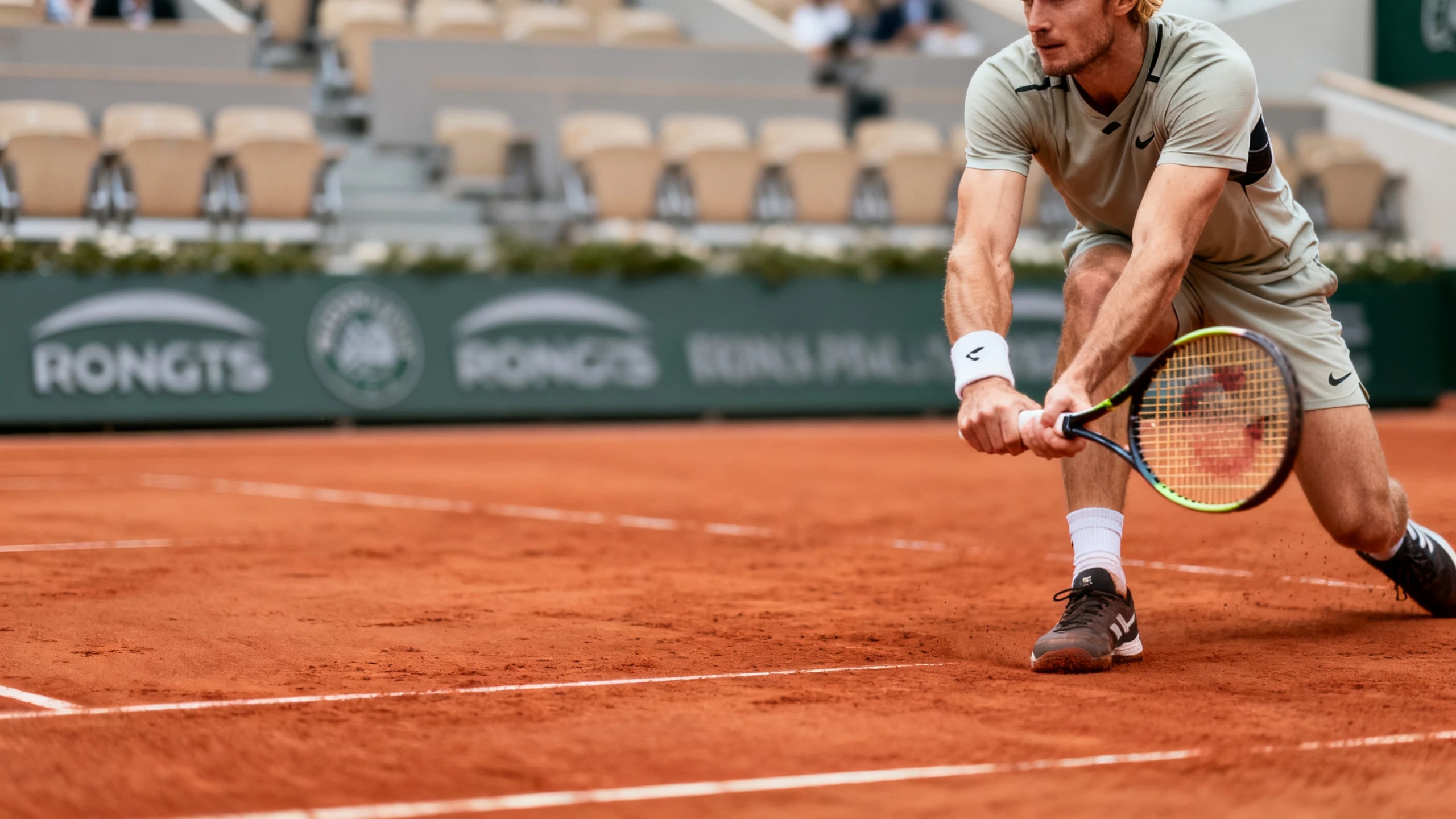 The German tennis player defeated Benjamin Bonzi and will face Tomas Machac RUSSPAIN.com