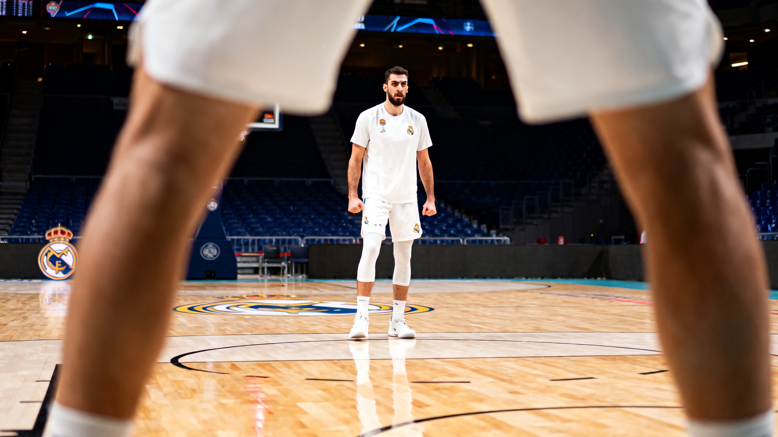 The losses of Tavares and Len force the club to look for a new center RUSSPAIN.com