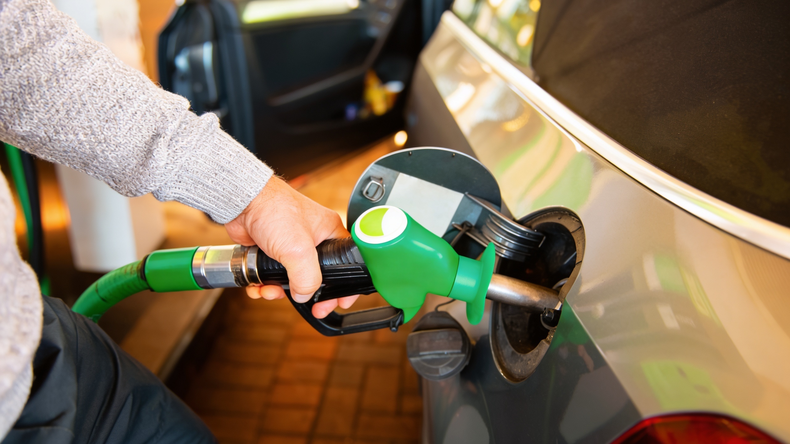 Why Premium Fuel Isn’t Always Worth the Price at Spanish Gas Stations RUSSPAIN.com