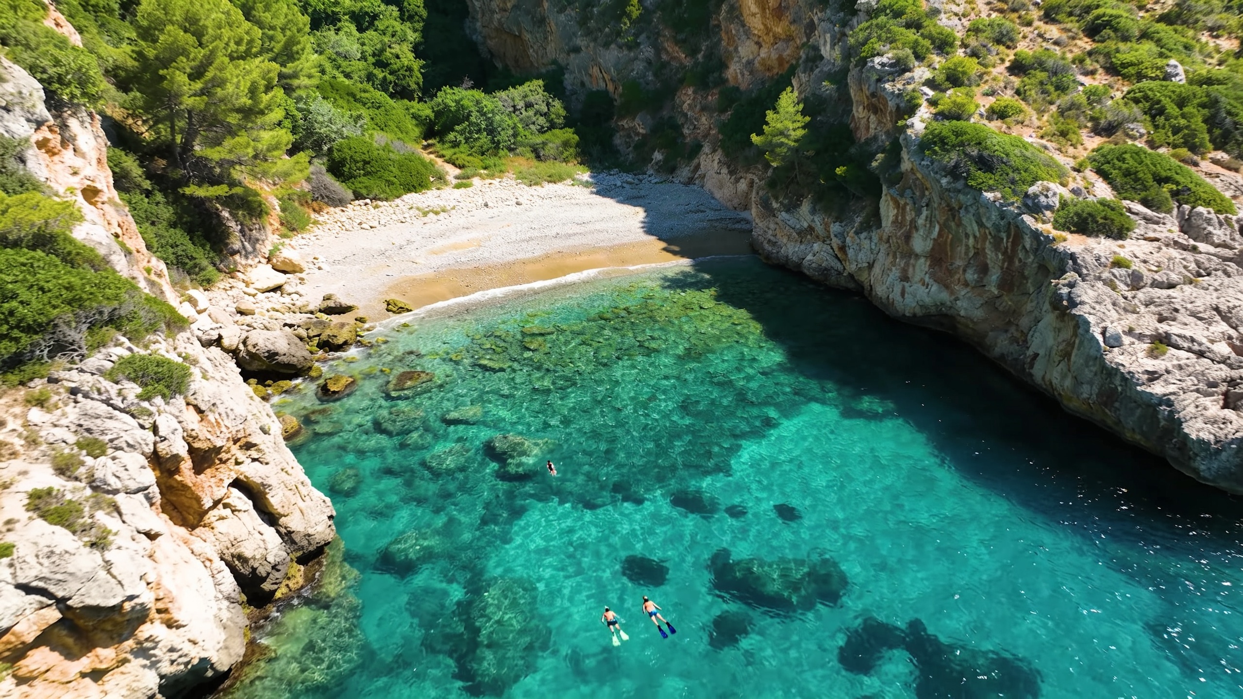 A Hidden Beach in Málaga Remains Untouched by Mass Tourism RUSSPAIN.com