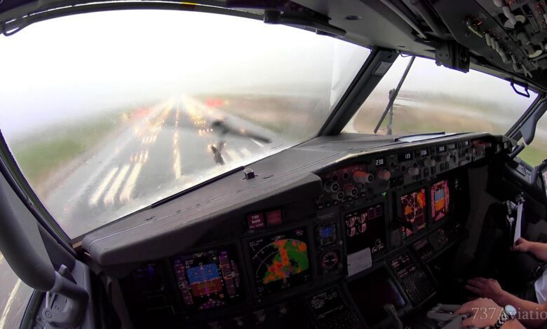 Пальма-де-Майорка. Видео посадки самолета при страшной грозе в Испании