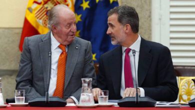 El rey Juan Carlos y Felipe VI, durante la última reunión del patronato de la Fundación Cotec la semana pasada. (EFE)
