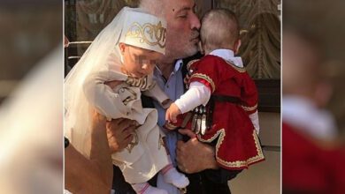 С семьей он живет в своем доме во Владикавказе.