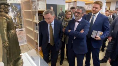 Российский посол Юрий Корчагин вместе с ректором Университета Кадиса Франсиско Пиниеллой открыли в университете библиотеку имени известного русского поэта Александра Сергеевича Пушкина.