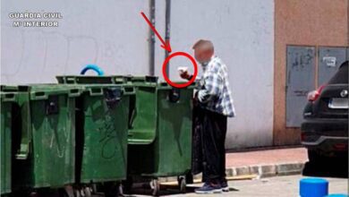 Imagen del contenedor quemado en Torrevieja (Guardia Civil)