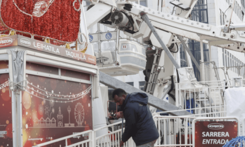 В Сан-Себастьяне 67 человек застряли на колесе обозрения