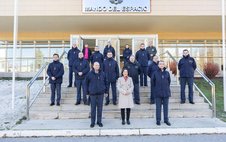 Министр обороны Испании Маргарита Роблес посетила штаб Космических войск (MESPA)