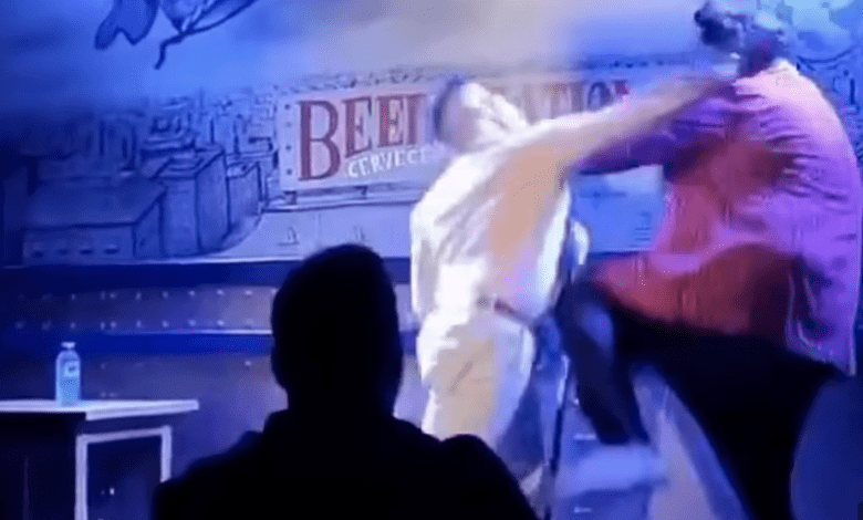 В Мадриде зритель избил комика за комментарий о своем сыне