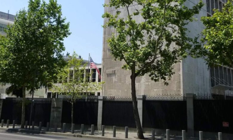 Возле посольства США в Мадриде нашли подозрительный предмет