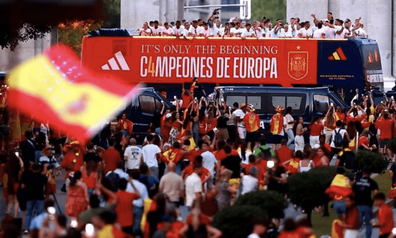 Сборная Испании провела в Мадриде чемпионский парад после Евро-2024