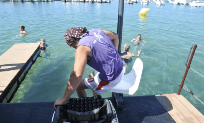 На пляже в Жироне построили автоматизированный спуск в воду для колясочников