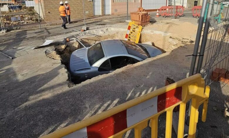 Автомобиль упал в котлован в Торревьехе