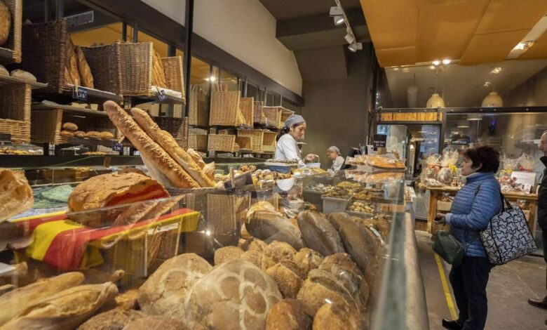 Массовая закупка продуктов перед началом учебного года