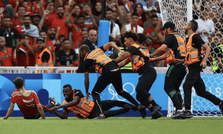 Марроканец выбежал на поле на Олимпиаде и забил гол испанцам