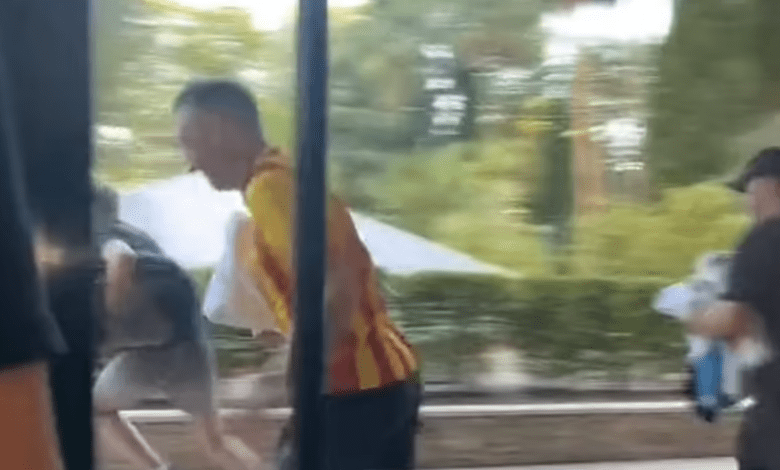 В Салоу туристы устроили забег до шезлонгов