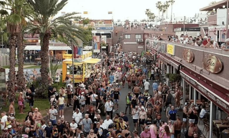 Работник ночного клуба на Канарах убил туриста