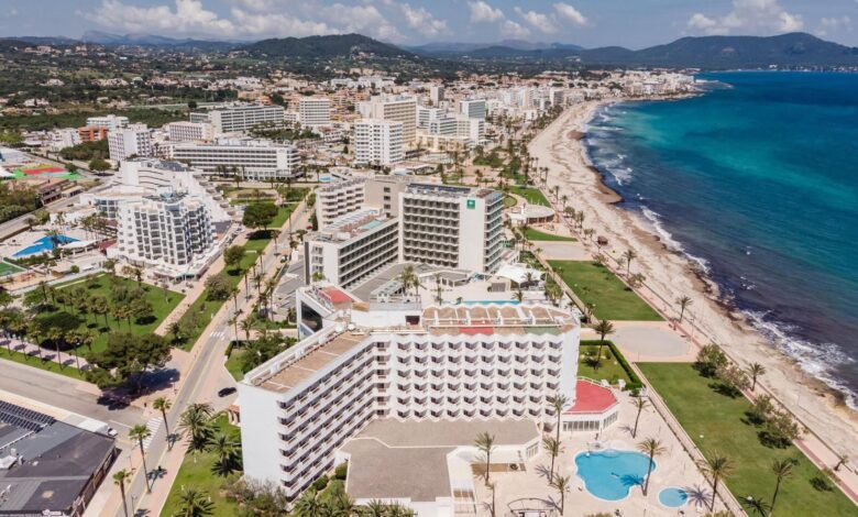 Названы самые перегруженные туристами испанские муниципалитеты