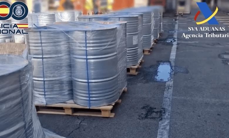 В Барселоне конфисковали тонны химпродукции для отправки в Россию