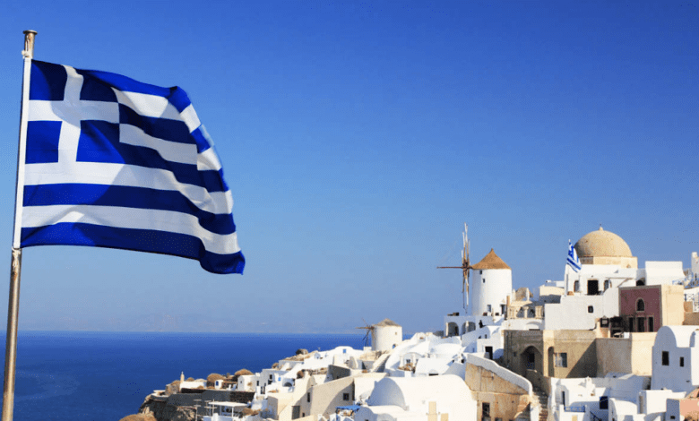 Греция предложила туристам отказаться от отдыха в Испании