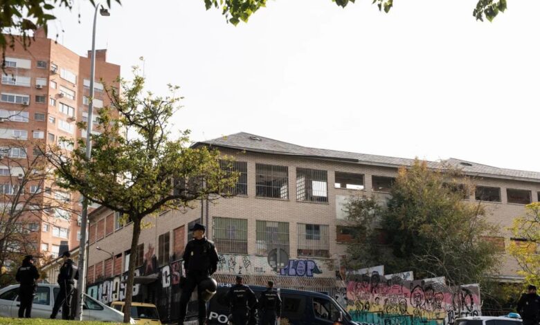 В Мадриде состоялся мирный снос крупнейшего здания-окупас