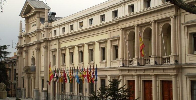 Сенат Испании не одобрил законопроект о сквоттерах и отмене «золотых виз»