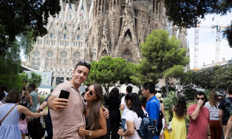 Барселона борется с туристической нагрузкой около Саграда Фамилия