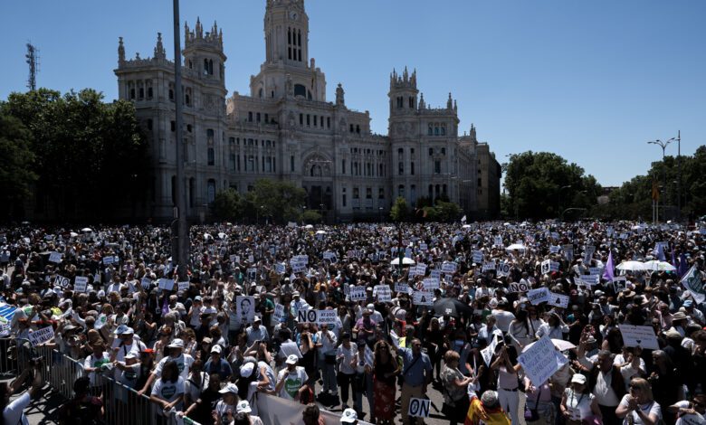 Десятки тысяч человек вышли на митинг в Мадриде за улучшение здравоохранения
