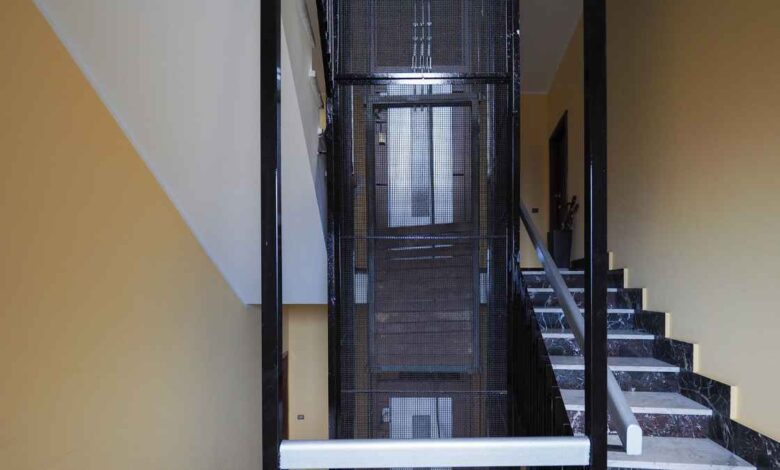 Падение на лестнице без перил обошлось в миллион евро