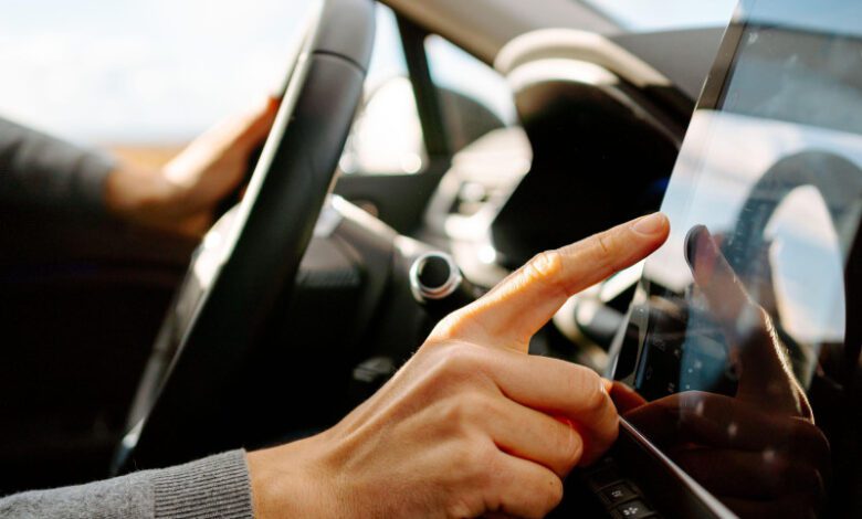 Почти 50% испанских водителей не знают, как работает электроника в машине