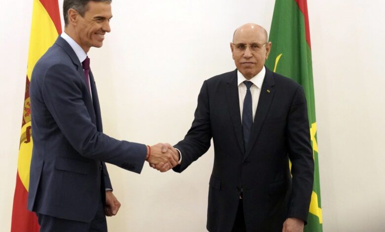 Политика миграции в Испании: противостояние Санчеса и Фейхоо на фоне кризиса