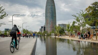 В Барселоне закрыли декоративный фонтан в парке Глориес на лето