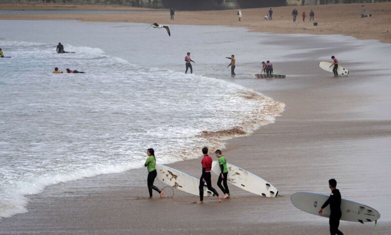 Трагедия на побережье: серфингист погиб на пляже Мохакар в Альмерии