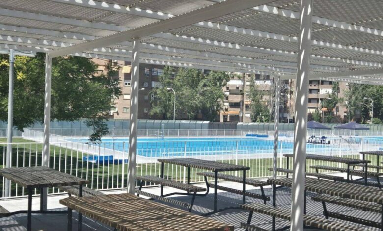 В Мадриде открылась обновлённая городская бассейная зона с натуральным газоном