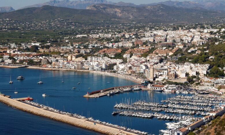 Пляжи Хавеи страдают от нашествия яхт: отсутствие буев угрожает морской экосистеме